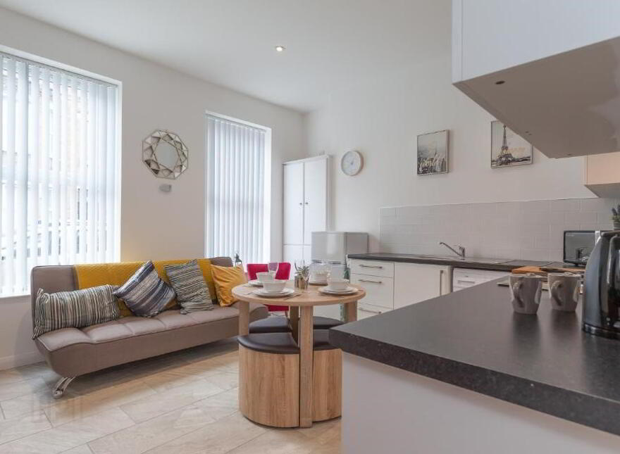 Unit 1, Wellesley Avenue, Lisburn Road, Belfast, BT9 6DG