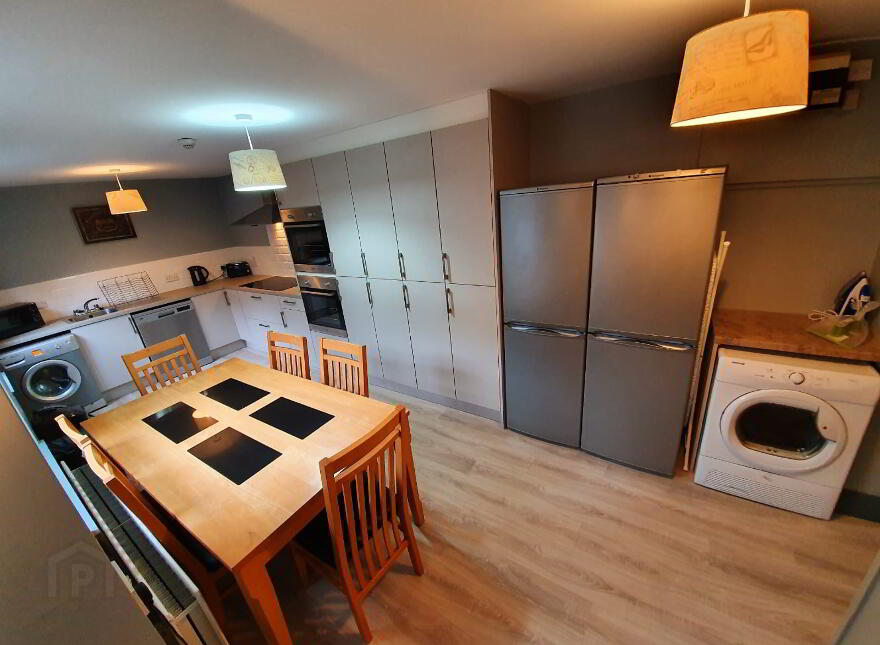 Fitzroy Ave, Belfast, BT7 1HS