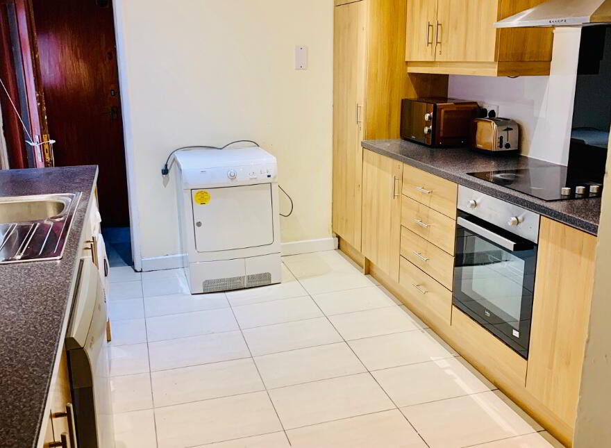 Camden Street, Room 6, All Bills Included, Belfast, BT9 6AU