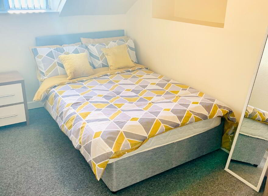 Camden Street, Room 6, All Bills Included, Belfast, BT9 6AU