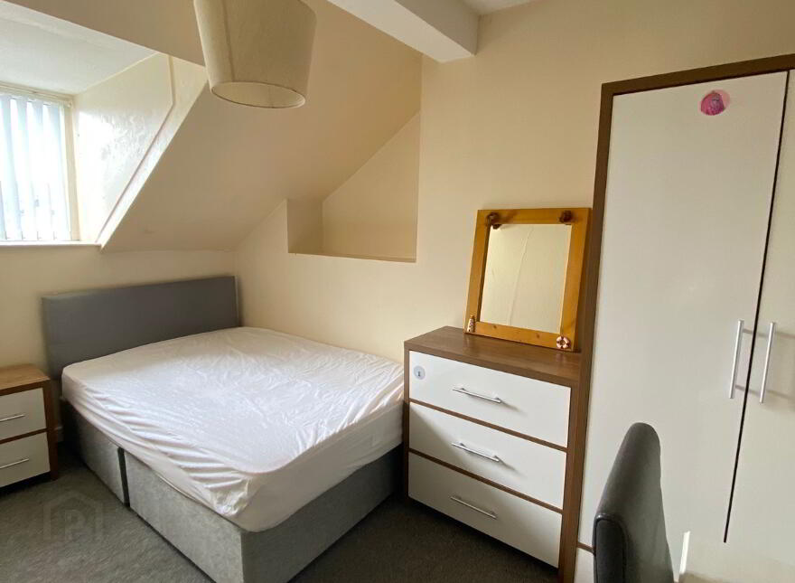 Camden Street, Room 6, All Bills Included, Belfast, BT9 6AU