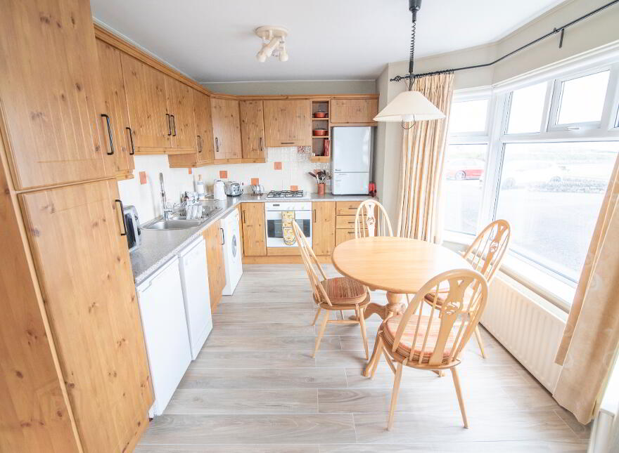 1 Bayhead Apartments, Bayhead Road, Portballintrae, BT57 8BW