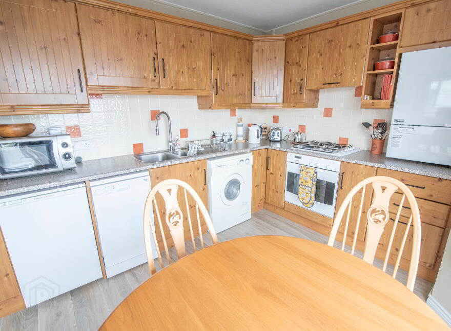 1 Bayhead Apartments, Bayhead Road, Portballintrae, BT57 8BW