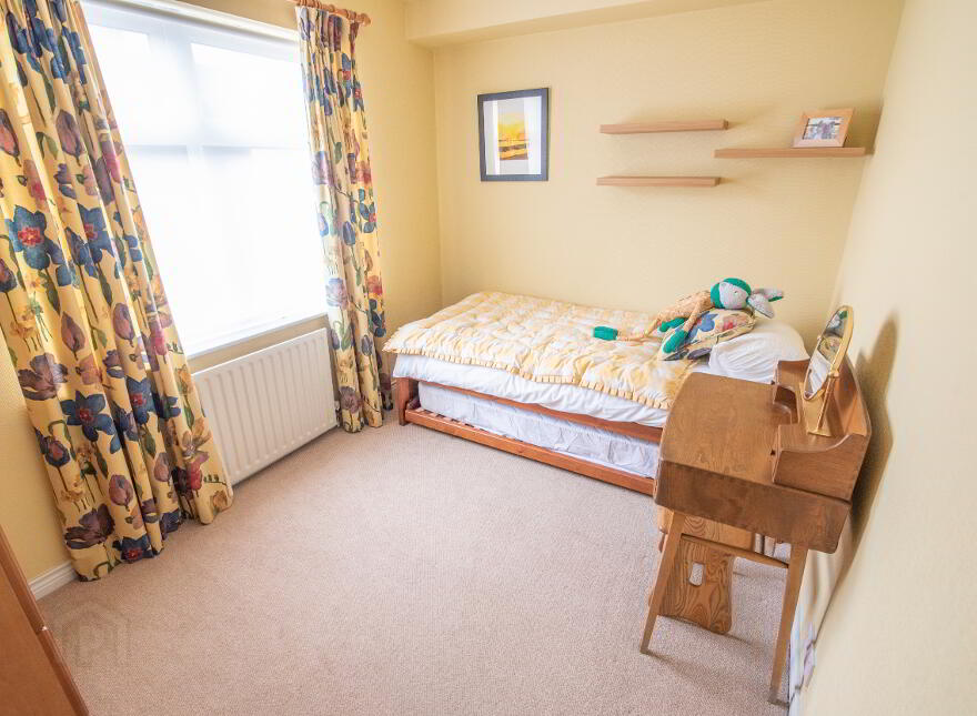 1 Bayhead Apartments, Bayhead Road, Portballintrae, BT57 8BW