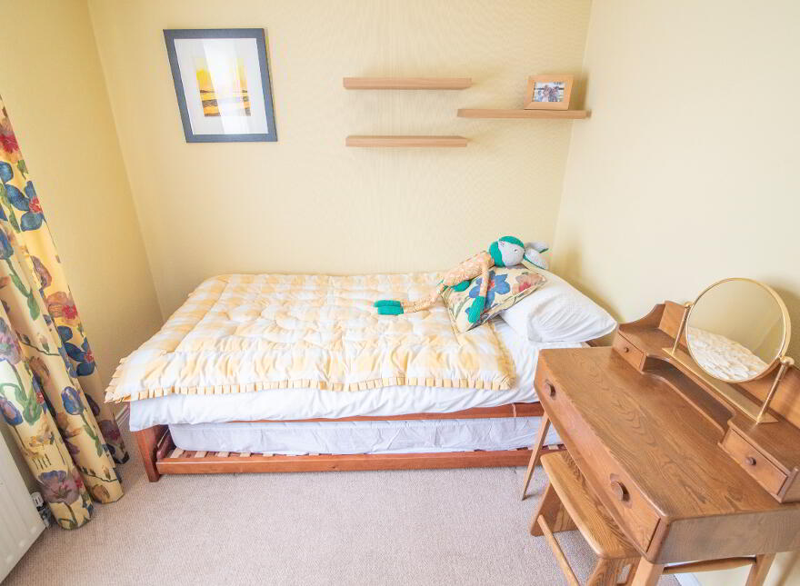 1 Bayhead Apartments, Bayhead Road, Portballintrae, BT57 8BW