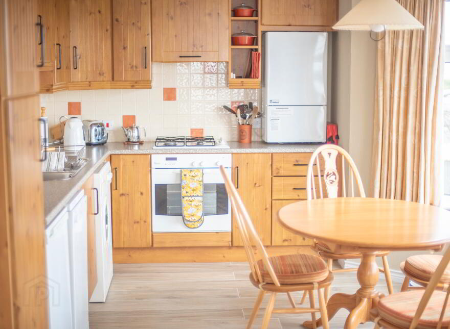 1 Bayhead Apartments, Bayhead Road, Portballintrae, BT57 8BW