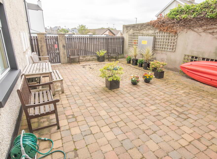 1 Bayhead Apartments, Bayhead Road, Portballintrae, BT57 8BW