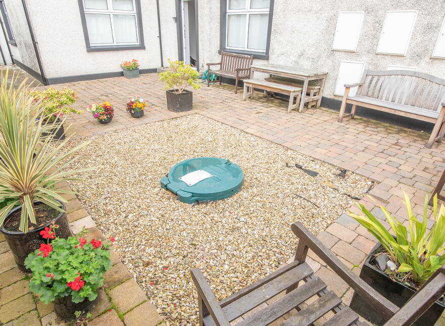 1 Bayhead Apartments, Bayhead Road, Portballintrae, BT57 8BW