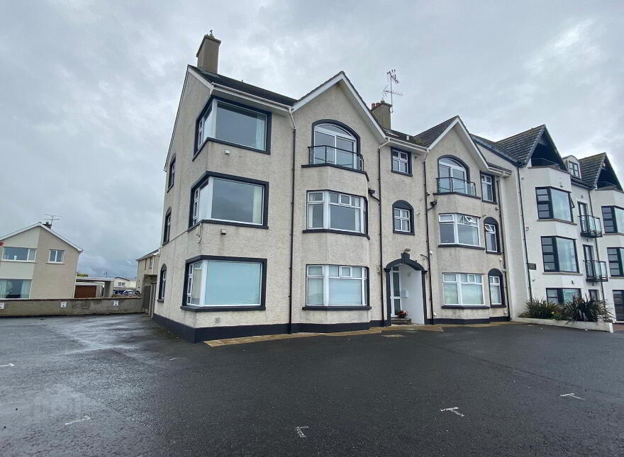 1 Bayhead Apartments, Bayhead Road, Portballintrae, BT57 8BW