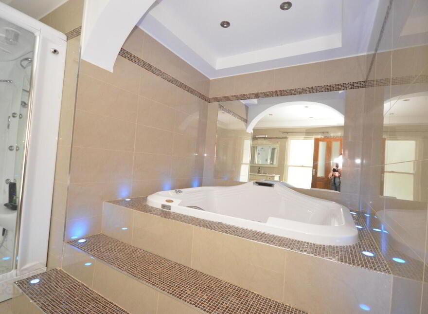 Glen Eden Hotel, 2 Main Street, Belleek, BT93 3FX