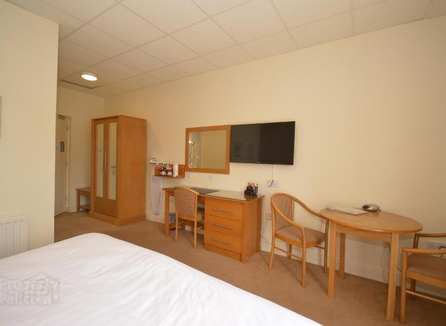 Glen Eden Hotel, 2 Main Street, Belleek, BT93 3FX