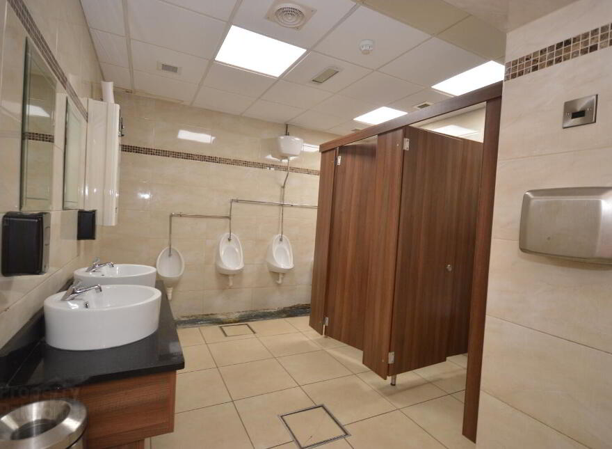 Glen Eden Hotel, 2 Main Street, Belleek, BT93 3FX