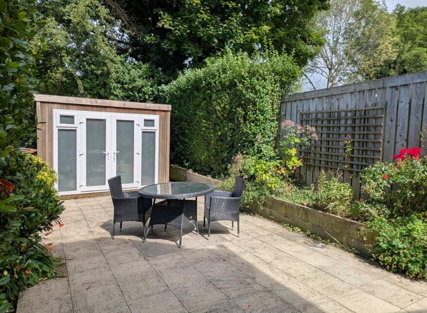 42 Marlborough Park North, Belfast, BT9 6HJ