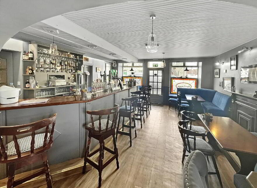 McKenna's, Main St, Borrisokane, E45PW26