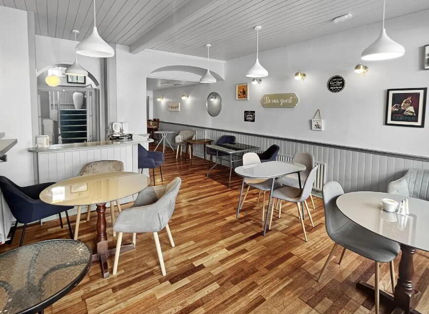 McKenna's, Main St, Borrisokane, E45PW26