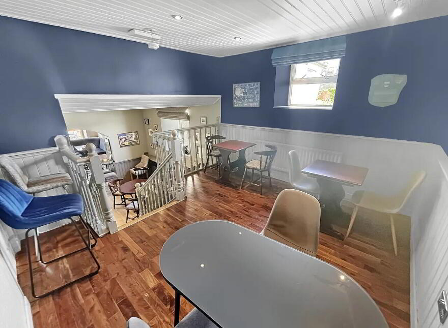 McKenna's, Main St, Borrisokane, E45PW26