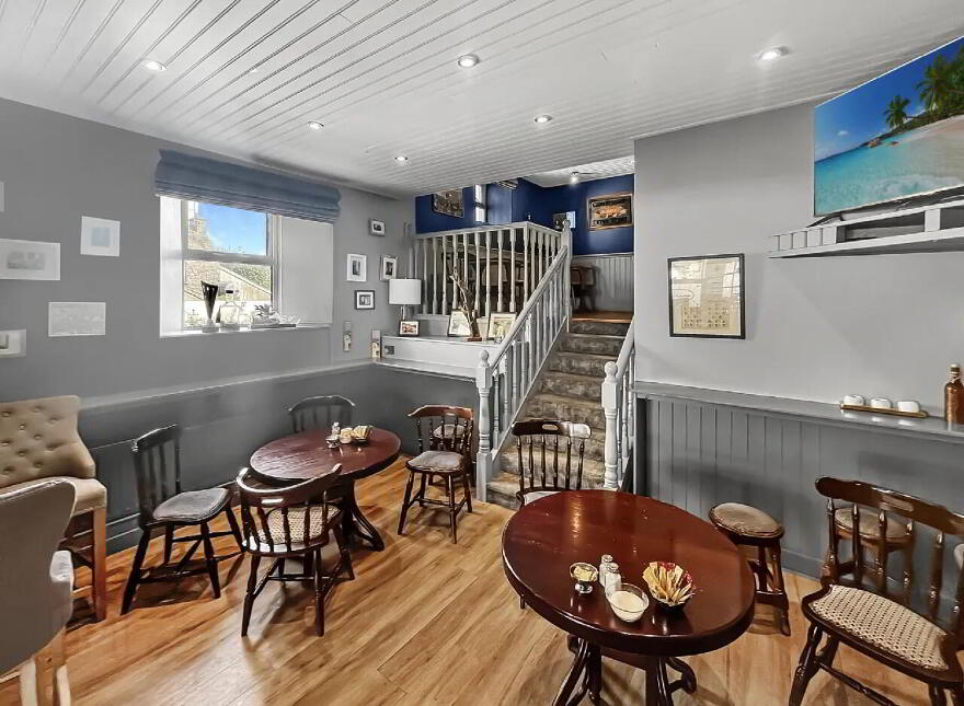 McKenna's, Main St, Borrisokane, E45PW26