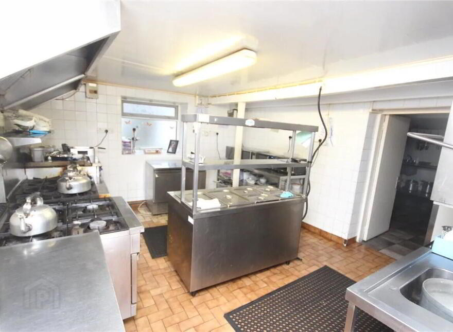McKenna's, Main St, Borrisokane, E45PW26