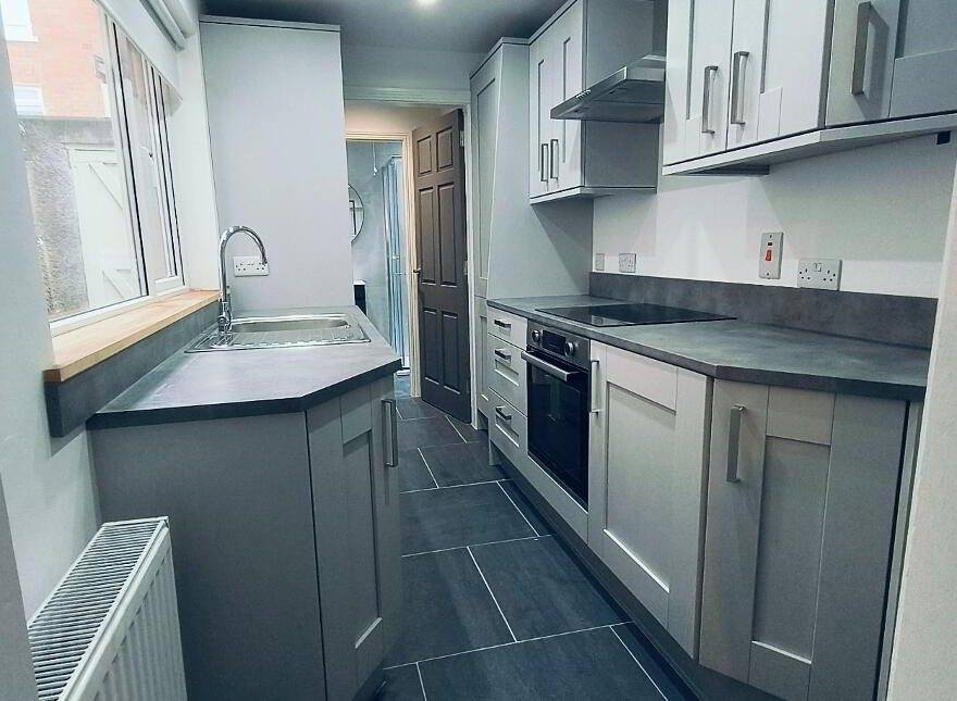 24 Titania Street, Belfast, BT6 8NT