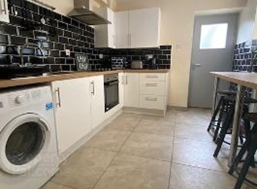 **student Property**, 19a Rosemount, Derry, BT48 0HH photo