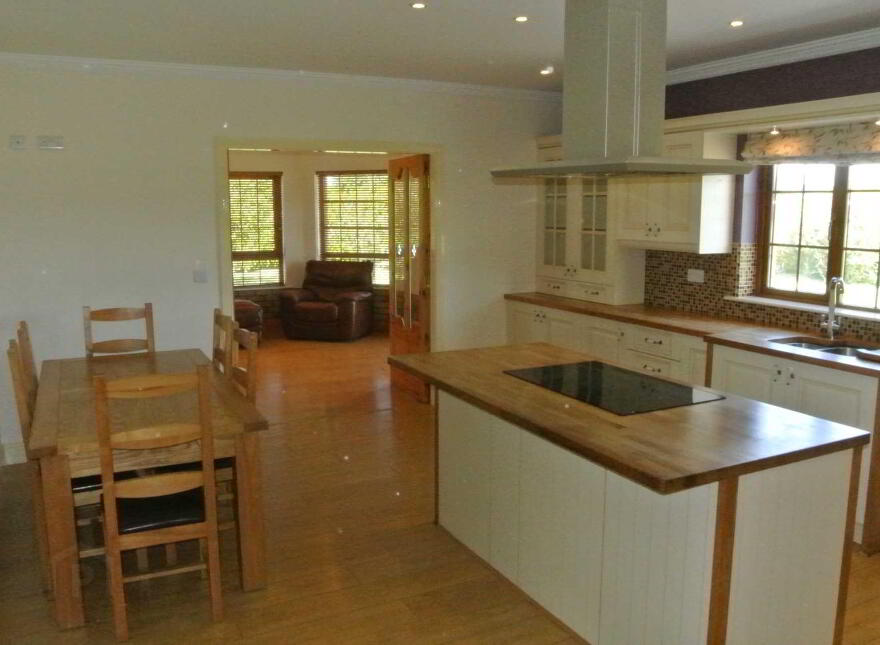 Robinstown, Glenmore, Y34HT97