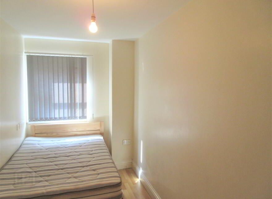 Great Apartment, 53B Agincourt Avenue, Queens Quarter, Belfast, BT7 1QB