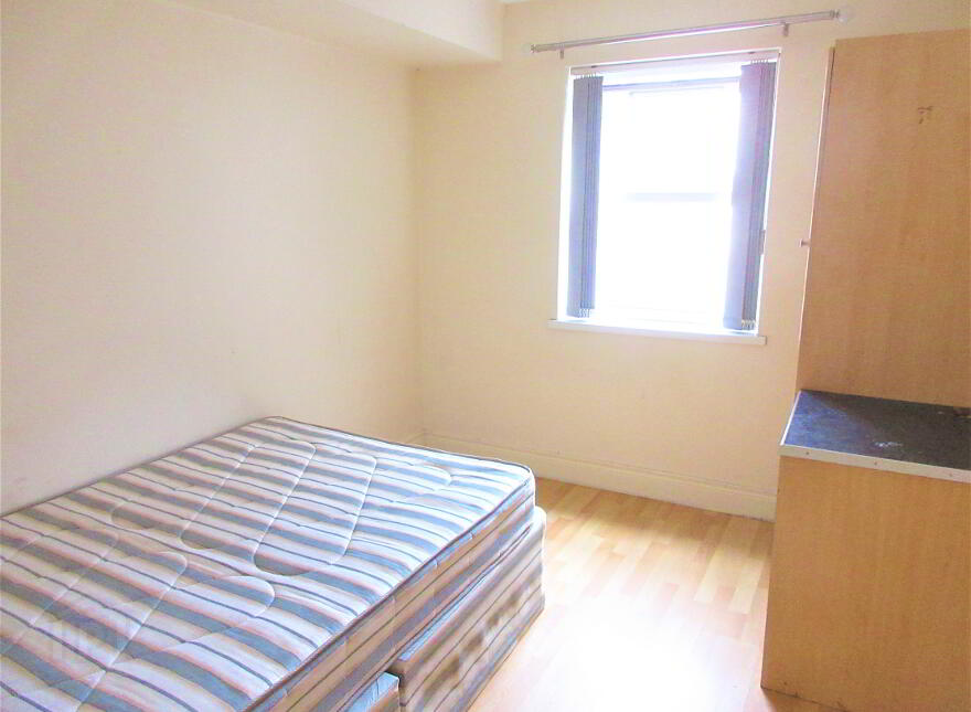 Great Apartment, 53B Agincourt Avenue, Queens Quarter, Belfast, BT7 1QB