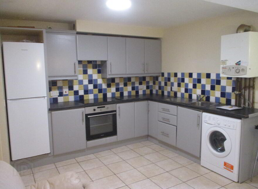 Great Apartment, 53B Agincourt Avenue, Queens Quarter, Belfast, BT7 1QB