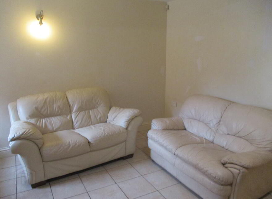 Great Apartment, 53B Agincourt Avenue, Queens Quarter, Belfast, BT7 1QB