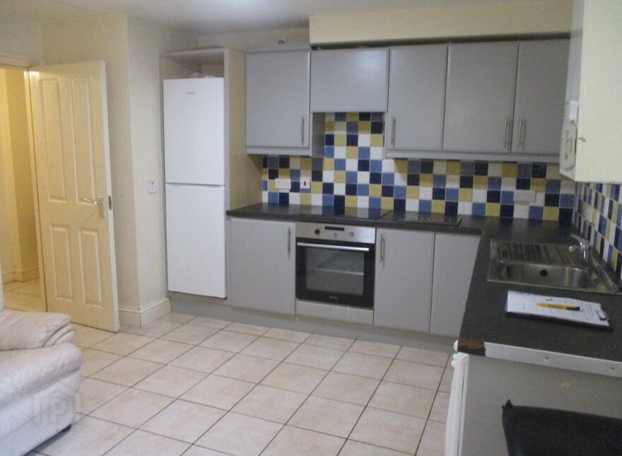Great Apartment, 53B Agincourt Avenue, Queens Quarter, Belfast, BT7 1QB