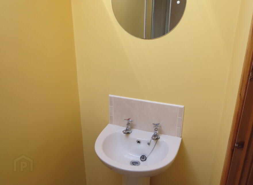 Great 3 Bedroom Apartment, 2A Carmel Street, Queens Quarter, Belfast, BT7 1QE