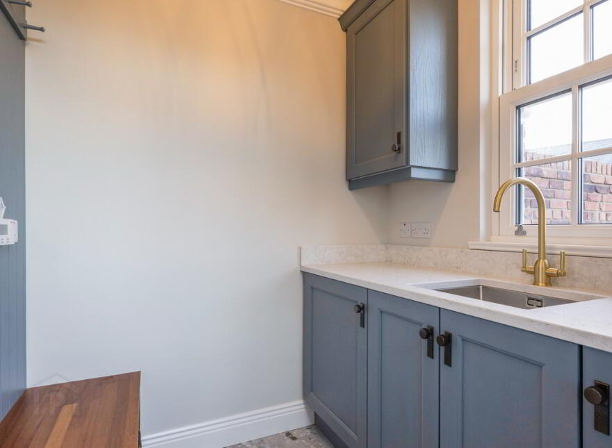 Huntington S, Governors Gate Demesne, Ballynahinch Road, Hillsborough, BT26 6FE