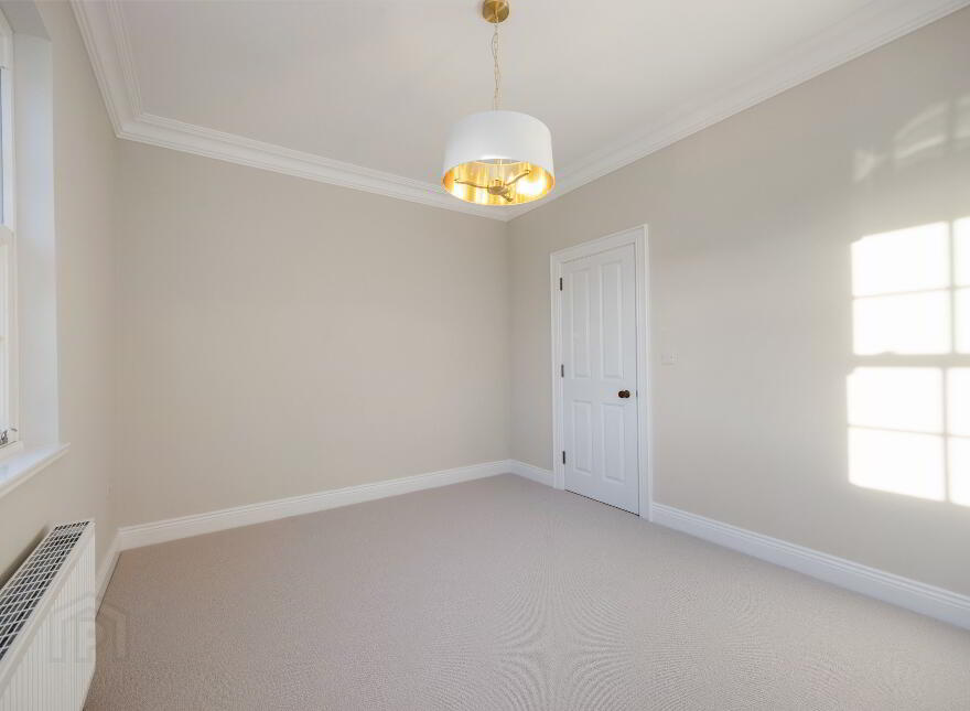 Huntington S, Governors Gate Demesne, Ballynahinch Road, Hillsborough, BT26 6FE