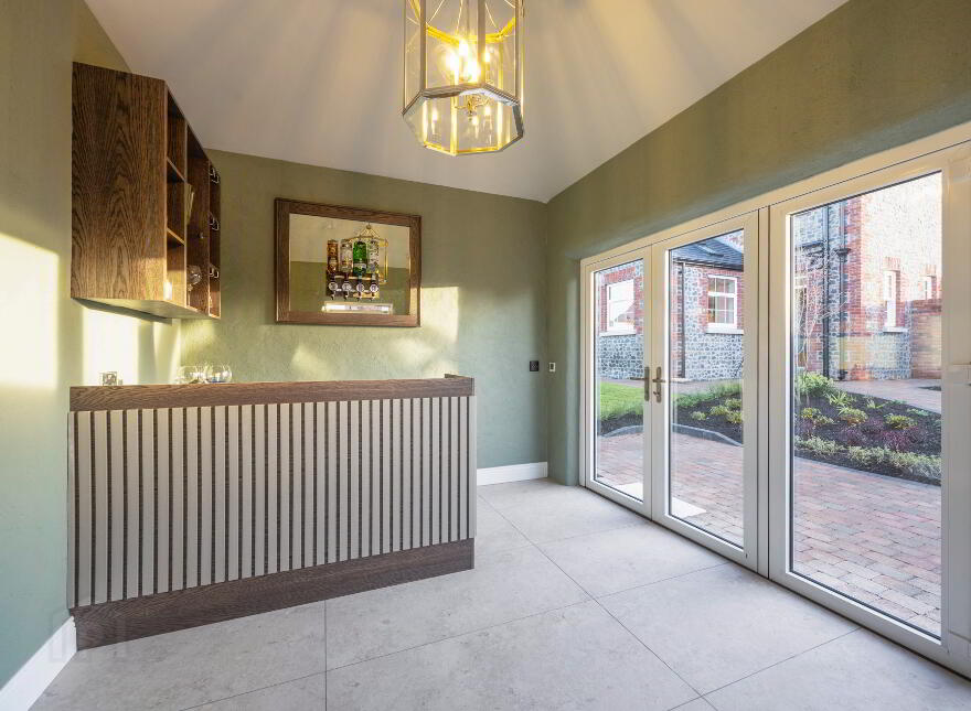 Huntington S, Governors Gate Demesne, Ballynahinch Road, Hillsborough, BT26 6FE