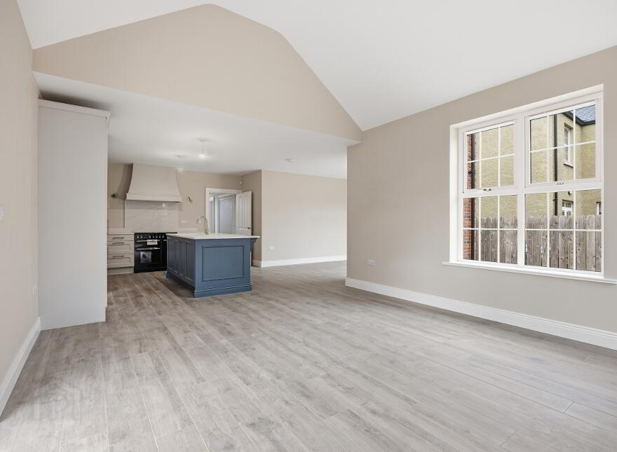 Huntington S, Governors Gate Demesne, Ballynahinch Road, Hillsborough, BT26 6FE