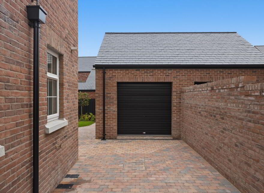 Huntington S, Governors Gate Demesne, Ballynahinch Road, Hillsborough, BT26 6FE