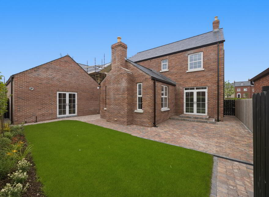 Huntington S, Governors Gate Demesne, Ballynahinch Road, Hillsborough, BT26 6FE
