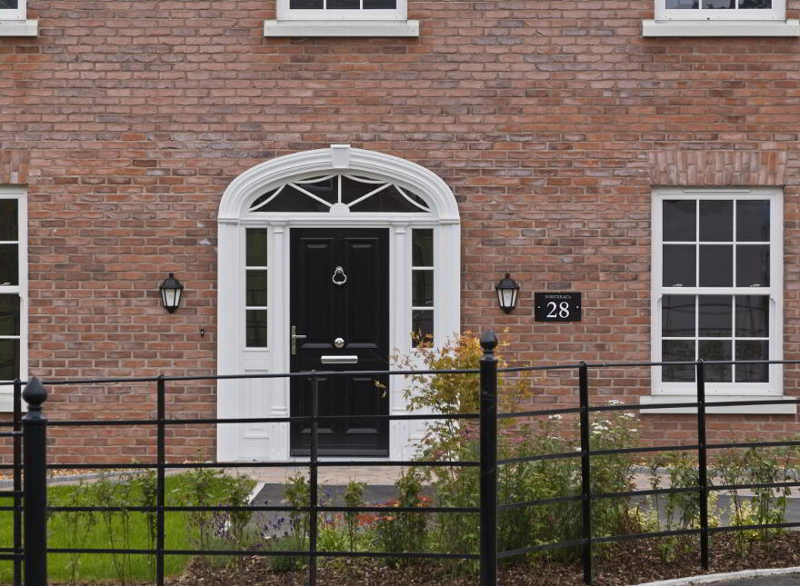 Huntington S, Governors Gate Demesne, Ballynahinch Road, Hillsborough, BT26 6FE