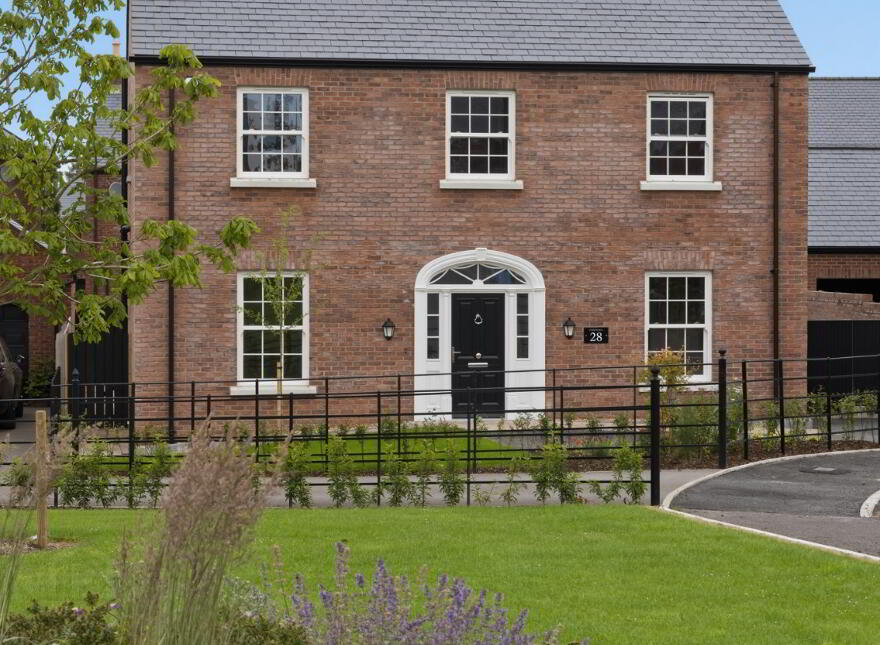 Huntington S, Governors Gate Demesne, Ballynahinch Road, Hillsborough, BT26 6FE