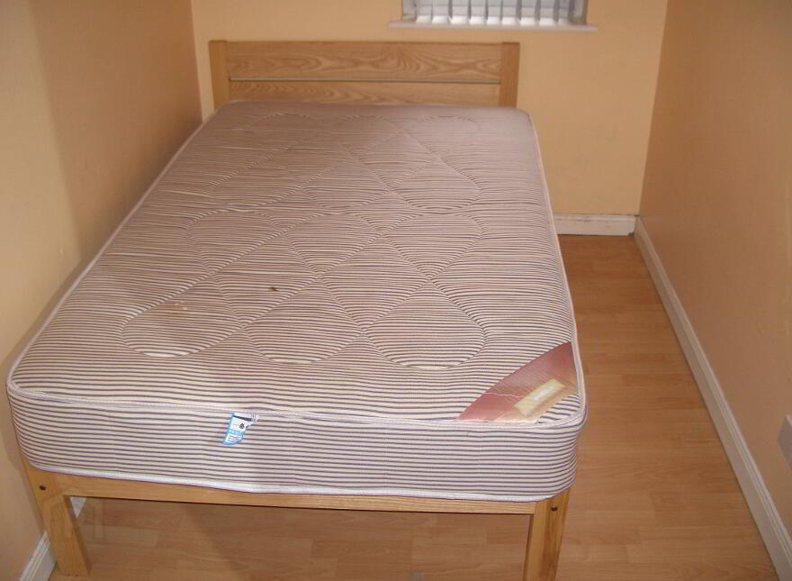 Great Three Bed Apartment, 79B University Avenue, Queens Quarter, Belfast, BT7 1GX