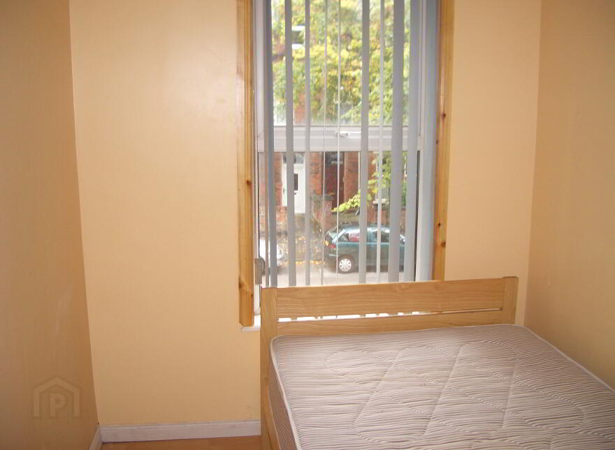 Great Three Bed Apartment, 79B University Avenue, Queens Quarter, Belfast, BT7 1GX