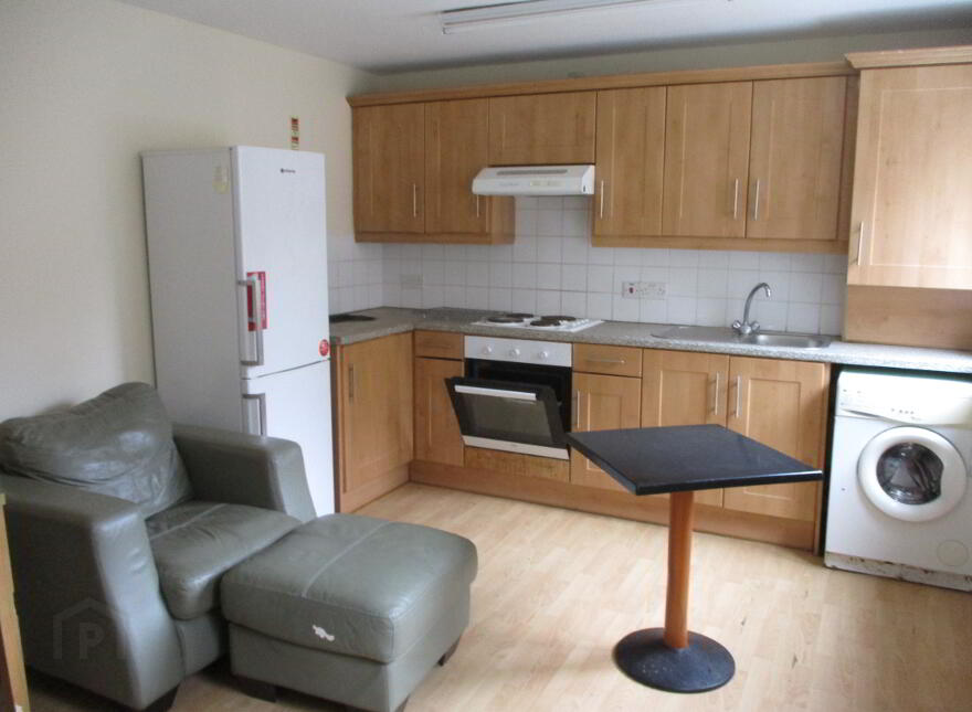 Great Three Bed Apartment, 79B University Avenue, Queens Quarter, Belfast, BT7 1GX