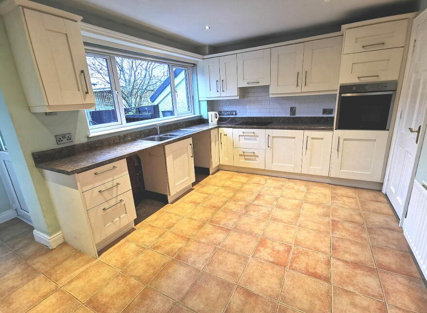8 Millside Crescent, Park, BT47 4BQ