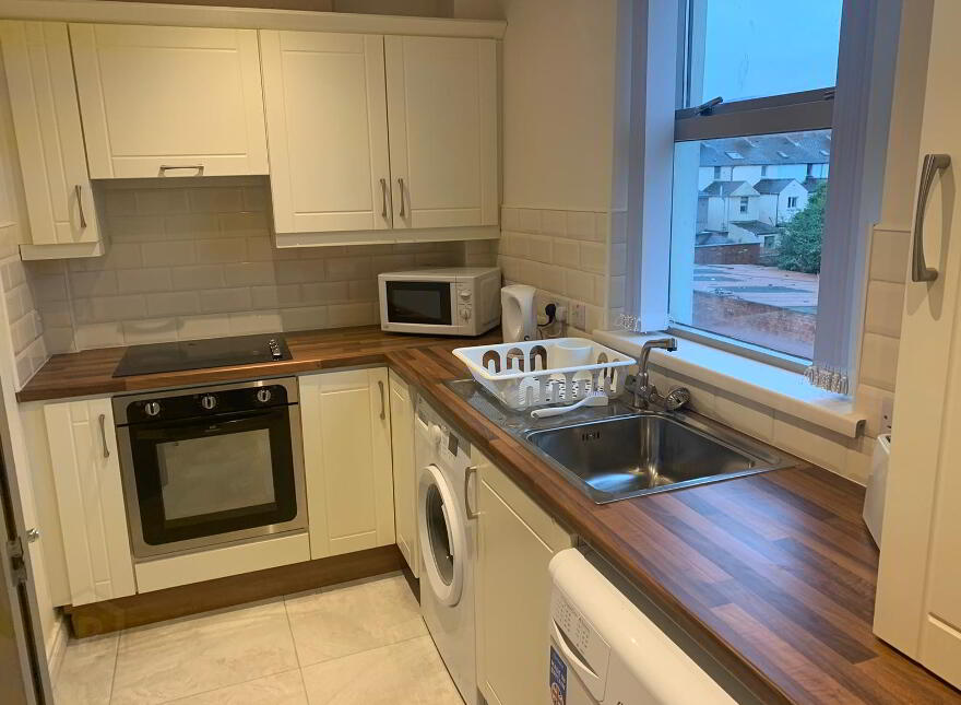 Ensuite Room 4, 26c Brookvale Ave, Belfast, BT14 6BW