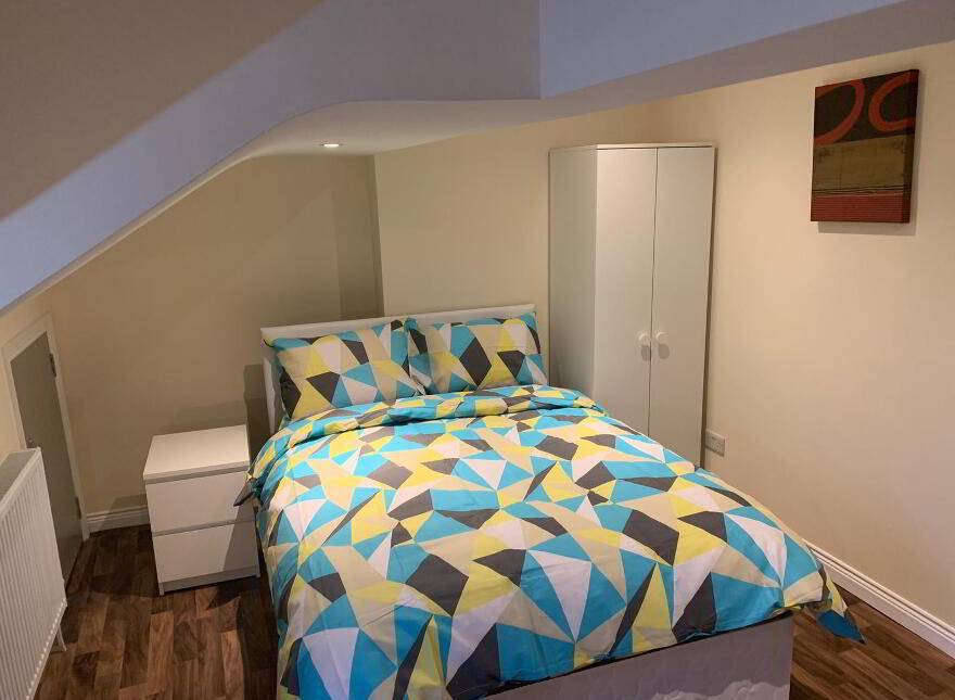 Ensuite Room 4, 26c Brookvale Ave, Belfast, BT14 6BW photo