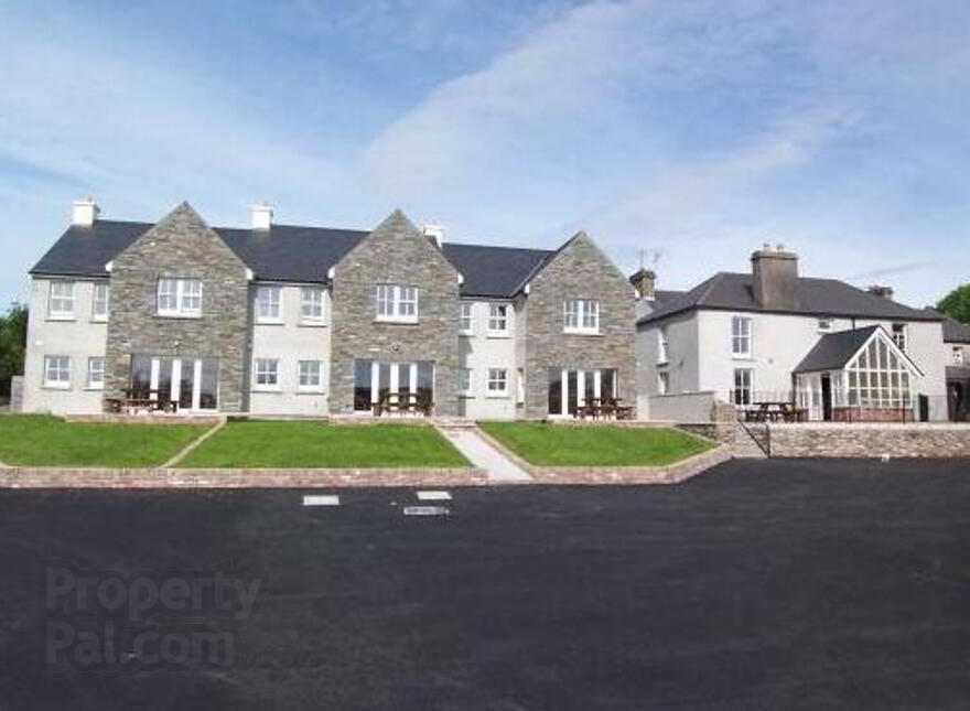 Bank House, 1 Colla Road, Schull, P81VX58 photo