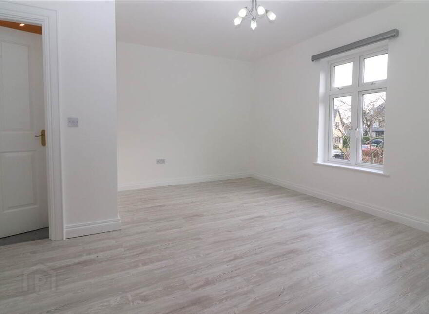 35 Governors Gate, Hillsborough, BT26 6FE