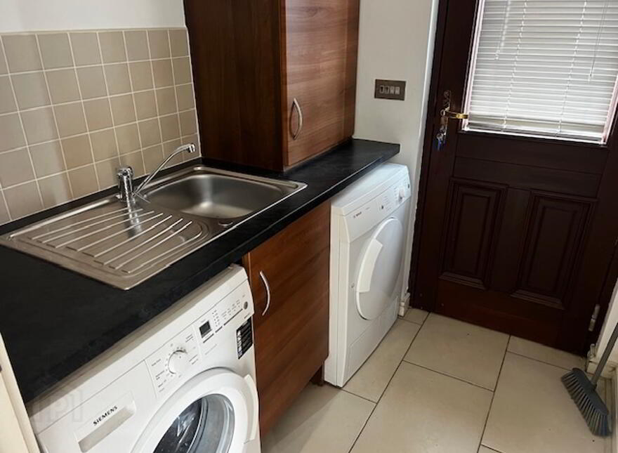 60 Brooke Hall Heights, Saintfield Road, Belfast, BT8 6WN