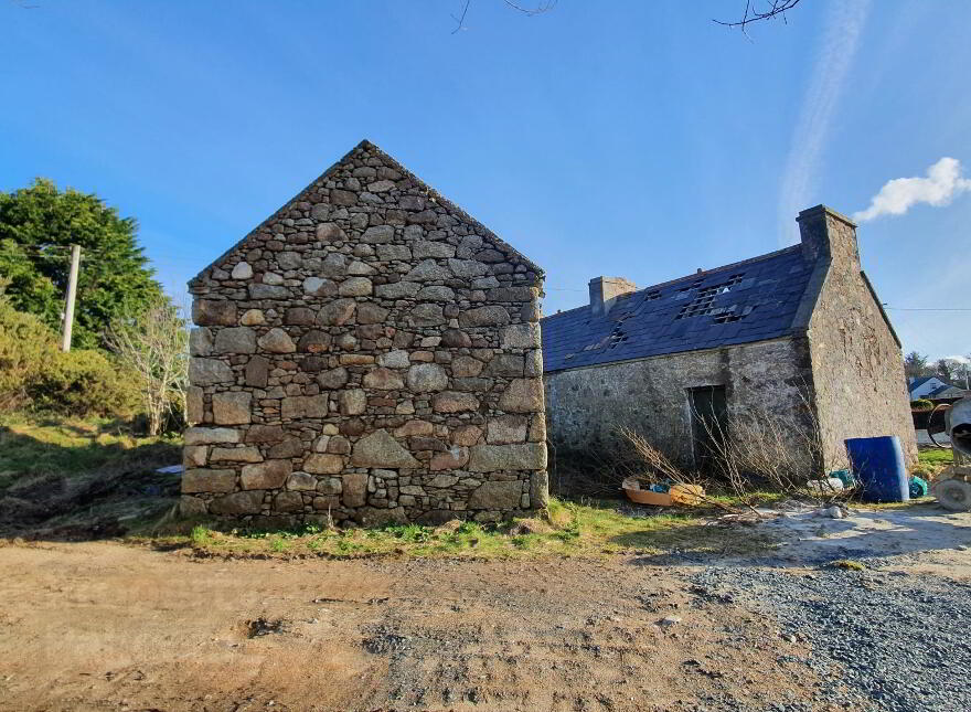 Lower Dore, Co. Donegal - Traditional Cottage And Stone Barn, Bunbeg photo