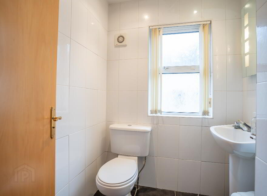 Flat 2-2 Wellington Park Avenue, Belfast, BT9 7DT